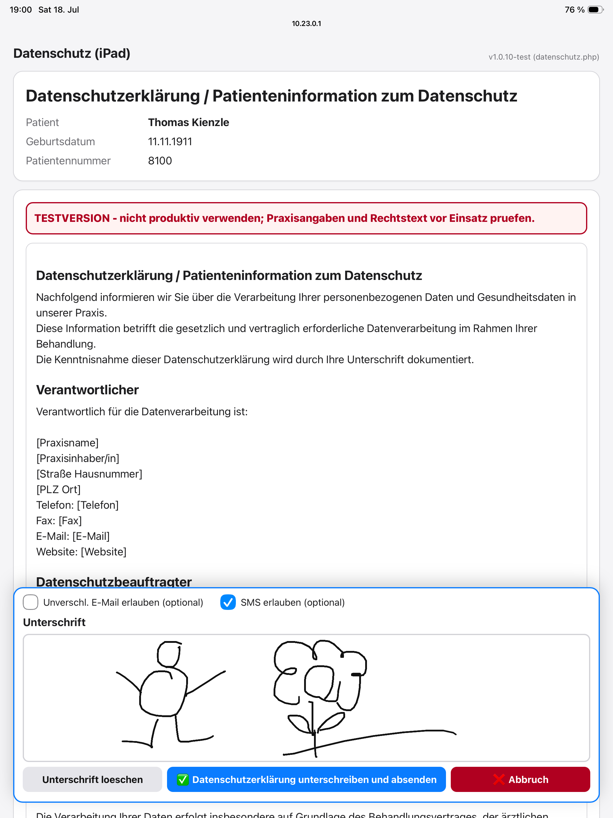 Datenschutzerklärung mit Einwilligungen und Unterschrift auf dem Tablet